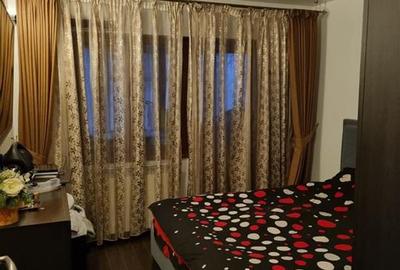 Apartament cu 3 camere decomandat, mobilat în Podu Roș