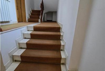 Casă cu 7 camere cu Canalizare în 1 Mai - 8
