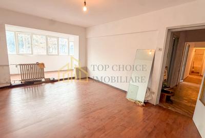 Apartament cu 3 camere semidecomandat, mobilat în Tei