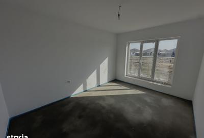 Casă cu 4 camere cu Teren 500 Mp în Sântandrei