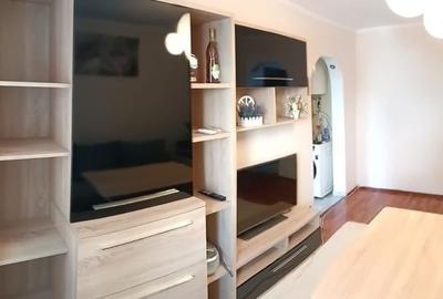 Apartament cu 3 camere semidecomandat, mobilat în Sălăjan