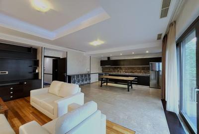 Apartament cu 3 camere semidecomandat în Primăverii