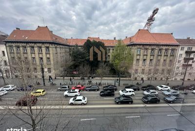 Apartament cu 3 camere semidecomandat, mobilat în Gruia