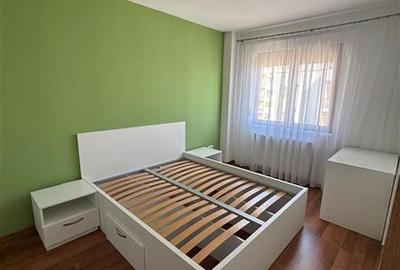 Apartament cu 2 camere decomandat în Aradului