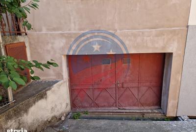 Casă cu 5 camere cu Teren 252 Mp în Central