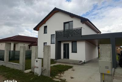Casă cu 4 camere cu Teren 400 Mp în Bercu Roșu