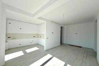 Apartament cu 3 camere semidecomandat în Giroc