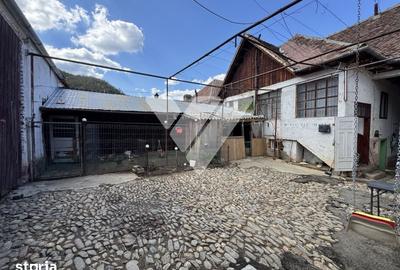 Casă cu 5 camere cu Teren 371 Mp în Central