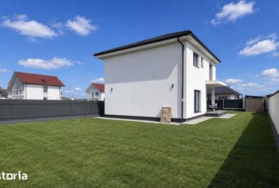 Casă cu 4 camere cu Teren 570 Mp în Central