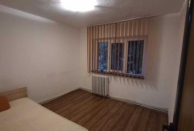 Apartament cu 2 camere decomandat în 1 Mai - 1