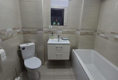 Garsonieră decomandată în Titan