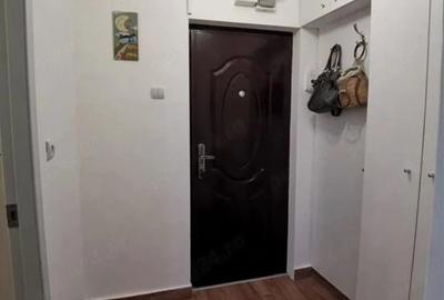 Apartament cu 2 camere semidecomandat în Boul Roșu