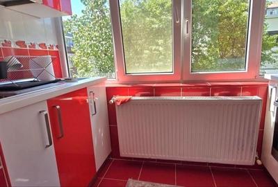 Apartament cu 3 camere decomandat în Micro 3 - 8