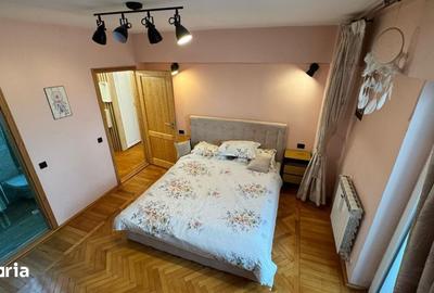 Apartament cu 3 camere în Craiovița Nouă