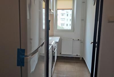 Apartament cu 2 camere semidecomandat în Giurgiului
