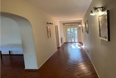 Casă cu 4 camere cu Canalizare în Pipera