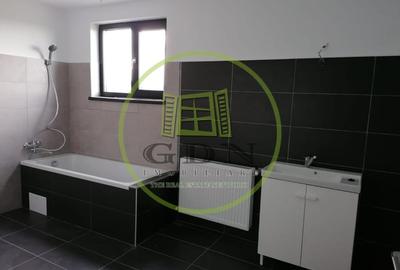 Duplex cu 10 camere cu Canalizare în Preajba - 10
