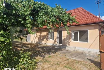 Casă cu 2 camere cu Teren 1500 Mp în Central