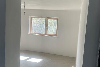 Casă cu 3 camere cu Teren 1800 Mp în Central - 10