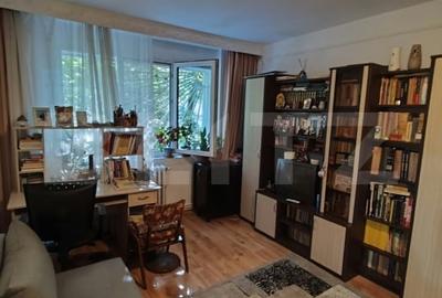 Apartament cu 2 camere semidecomandat, mobilat în Tătărași