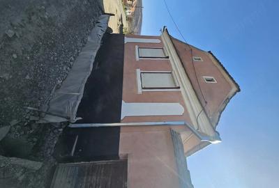 Casă cu 2 camere cu Teren 1377 Mp în Cloașterf - 8