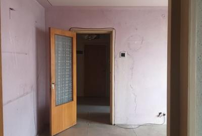 Apartament cu 3 camere semidecomandat în Rahova - 7