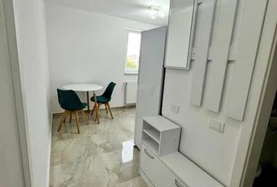 Garsonieră decomandată în Central