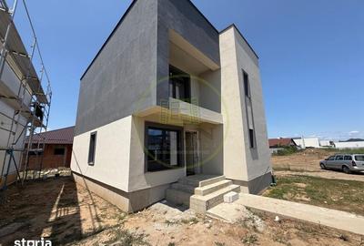 Casă cu 5 camere cu Teren 270 Mp în Malu Mare - 4