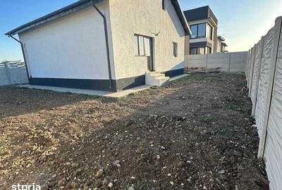 Casă cu 3 camere cu Teren 72 Mp în Central