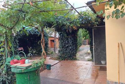 Casă cu 3 camere cu Teren 750 Mp în Central