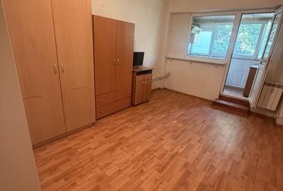 Garsonieră decomandată în Central - 7