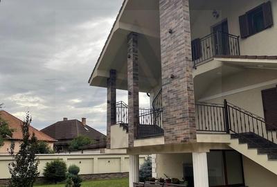Casă individuală cu 8 camere cu Canalizare în Lazaret - 4