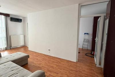 Apartament cu 4 camere semidecomandat în Central - 1