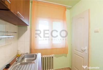 Garsonieră decomandată în Rogerius