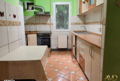 Apartament cu 3 camere semidecomandat în Astra