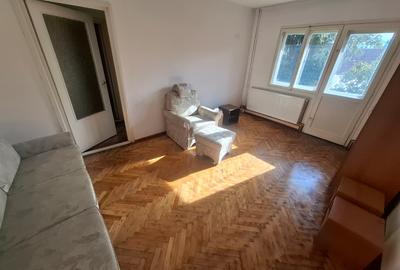 Apartament cu 4 camere decomandat în Aurel Vlaicu