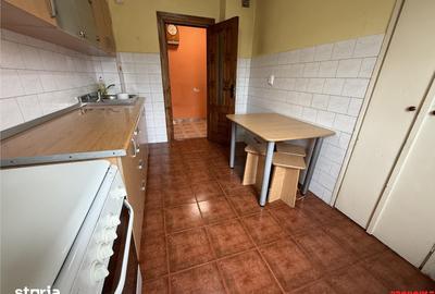 Apartament cu 2 camere decomandat în Energiei