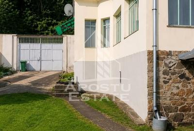 Casă individuală cu 4 camere cu Canalizare în Tisa