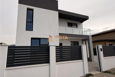 Casă cu 4 camere cu Teren 500 Mp în Cristian