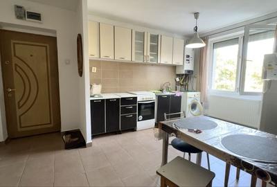 Apartament cu 3 camere în Medicină