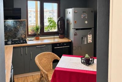 Apartament cu 2 camere în Apărătorii Patriei