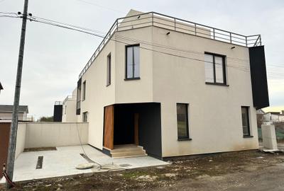 Duplex cu 4 camere cu Canalizare în Palazu Mare - 34
