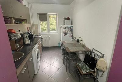 Apartament cu 2 camere semidecomandat, mobilat în Girocului