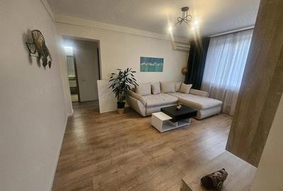 Apartament cu 3 camere semidecomandat în Dristor
