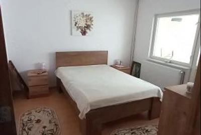 Apartament cu 3 camere decomandat în Casa de Cultură