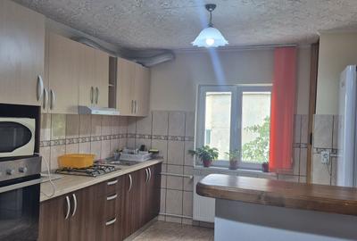 Apartament cu 2 camere decomandat în Rogerius