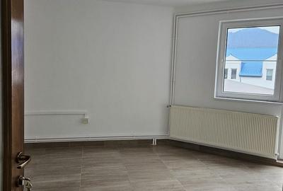 Birou, de 20 mp, în Calea București - 5