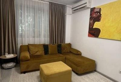 Apartament cu 3 camere semidecomandat în Timpuri Noi