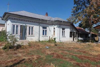 Casă cu 3 camere în Heliade Rădulescu - 1