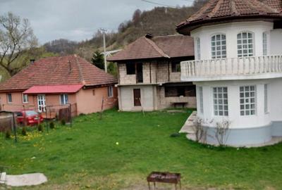 Casă individuală cu 7 camere cu Canalizare în Central - 6